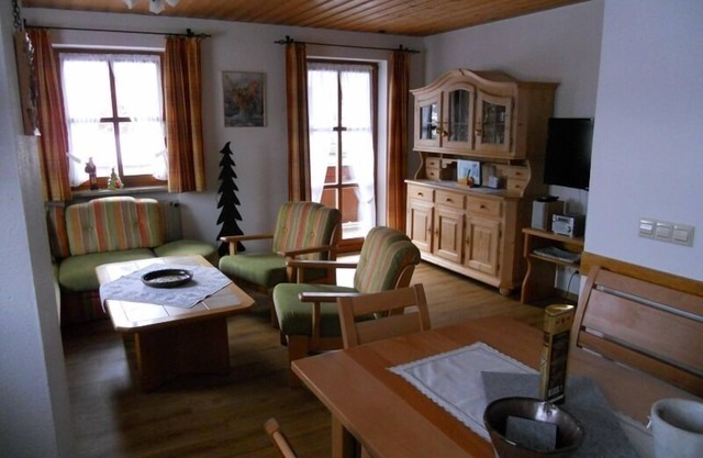 Drei-Raum-Appartement 62qm mit Balkon und Bergblick