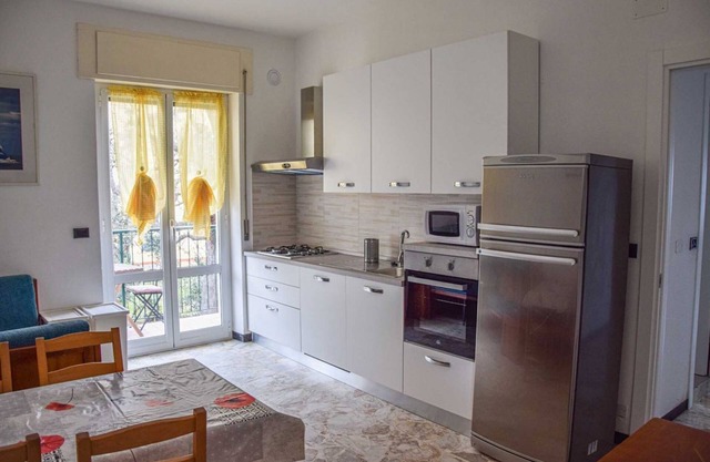 Große Dreizimmerwohnung mit Balkon mit Meerblick