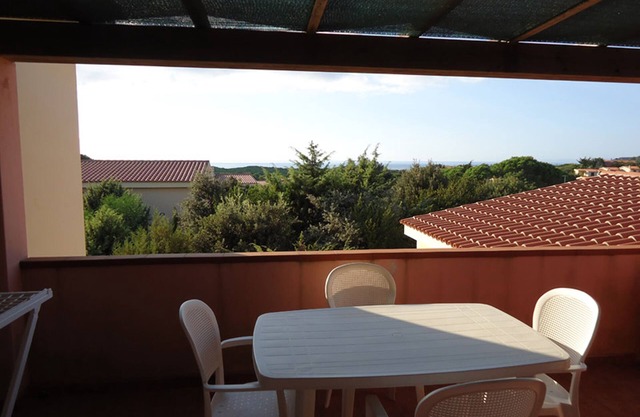 Three-room apartment 7 seats second floor with sea view veranda