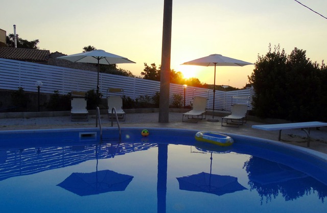 Dreizimmerwohnung in Residenz mit Pool
