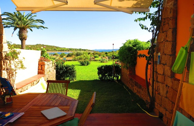 Dreizimmerwohnung, Garten mit Meerblick, 200m von Salina Bamba und 800m von Cala Brandinchi entfernt