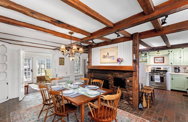 Three Sisters - Charming Estate with Main House & Guest Cottage on Route 6A
