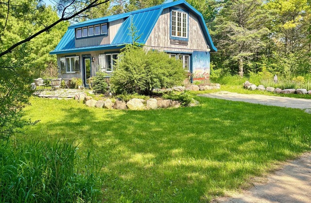 Three Sisters Cottage Barn Retreat