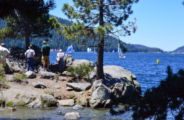 NEUE AUFLISTUNG! Huntington Lake Wohnung mit gemeinsamem Pool und herrlicher Aussicht - nahe Sehenswürdigkeiten