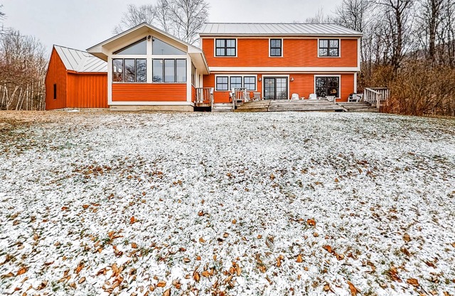 Three-story family-friendly home w/ ping-pong & foosball tables, WiFi, and view