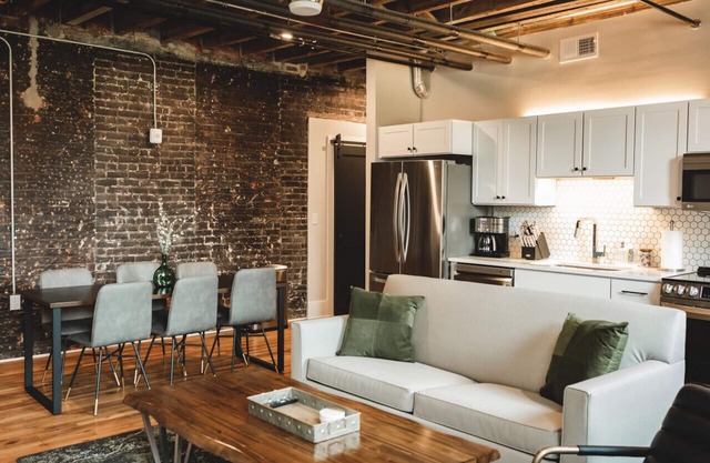 Three Trails Unit 7 | Downtown/WineCountry/RoofDeck