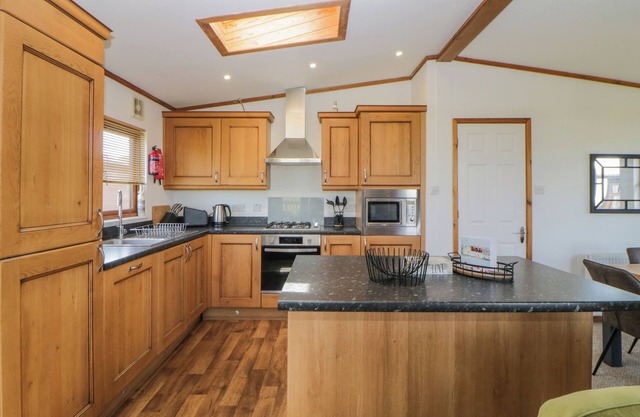 Three Views Lodge
