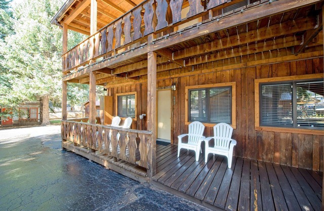 Thunderbird Lodge