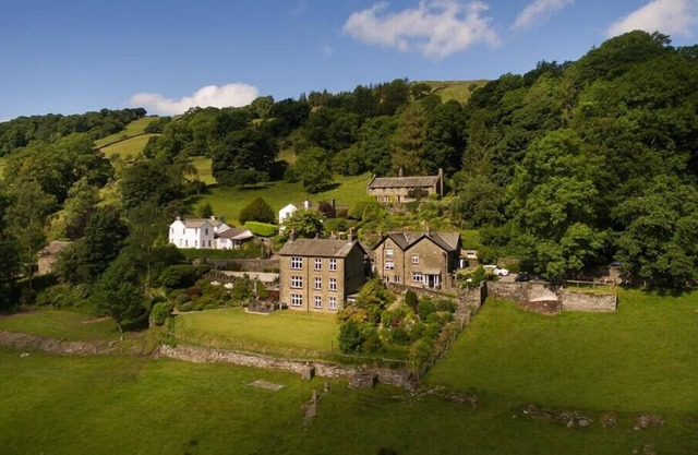 THYME OUT, romantic, with a garden in Troutbeck