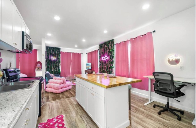Tickled Pink – A Fun & Fabulous Stay!