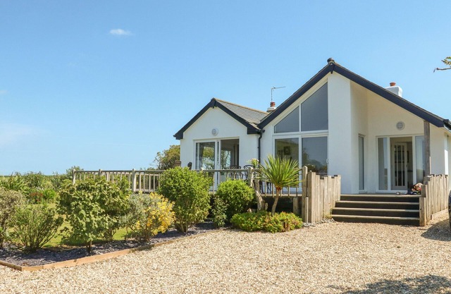 TIDEWOOD, pet friendly, with open fire in Welcombe