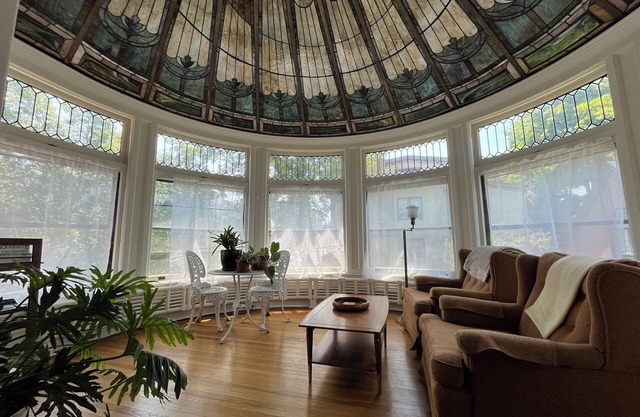 Tiffany Suite: Enclosed Solarium Room + Bedroom + Office/Yoga Room