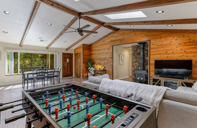 Timber Lodge Tranquil Forest & Easy Lake Access!