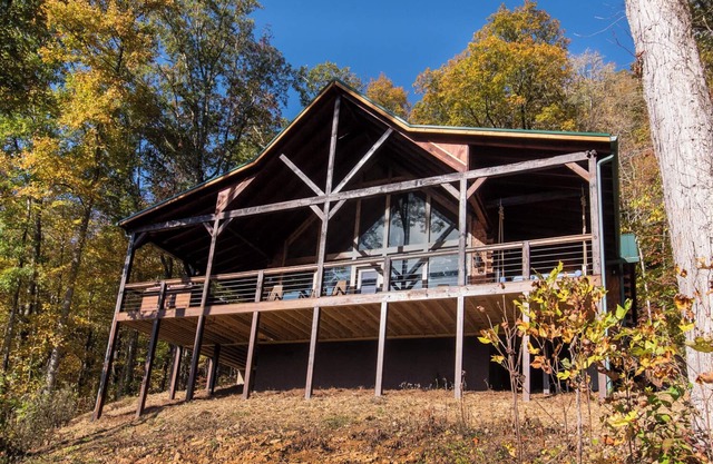 Timber Ridge-2 Bedroom, Pet Friendly, Luxury Cabin Rental, Panoramic Mountain Views, High Speed Internet, Rafting, Horseback Riding-Nantahala NC