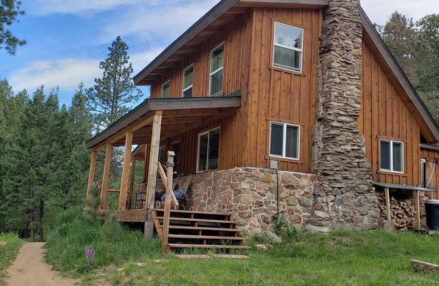 Timber Valley Cabin Abseits des Stromnetzes gelegenes Versteck, etwa eine Stunde von Denver entfernt