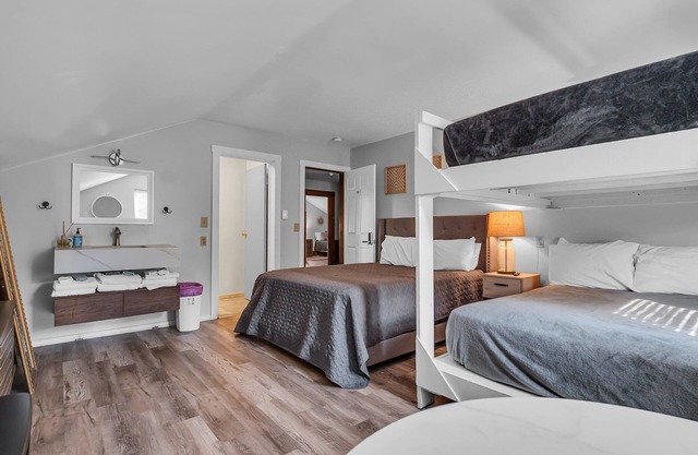 Timberline Lodge - Downtown Ellicottville - Room 301