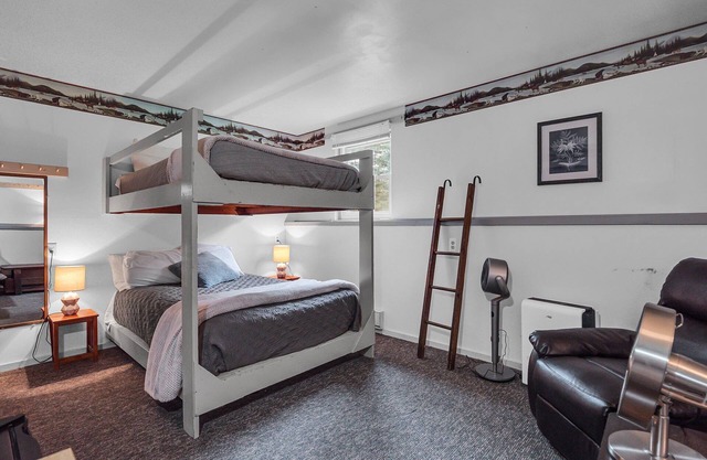 Timberline Lodge - Downtown Ellicottville - Suite 103