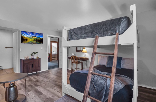 Timberline Lodge - Downtown Ellicottville - Room 303