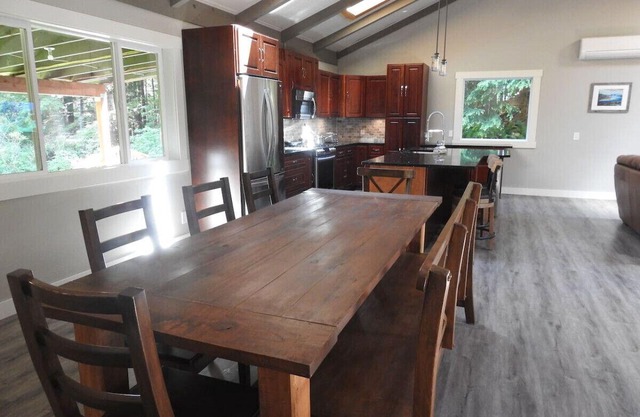 Timbers by Evergreen Forest Cabins