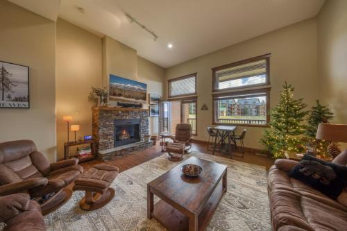 Timberstone Lodge by StayIn