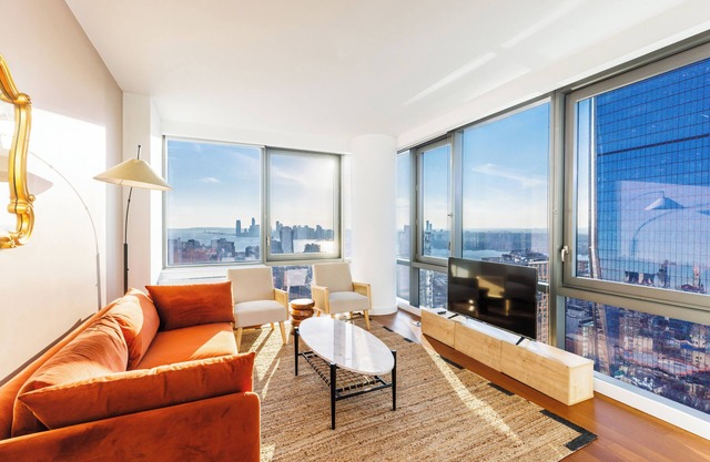 Time Square Luxury Huge Two-Bedroom Apartment