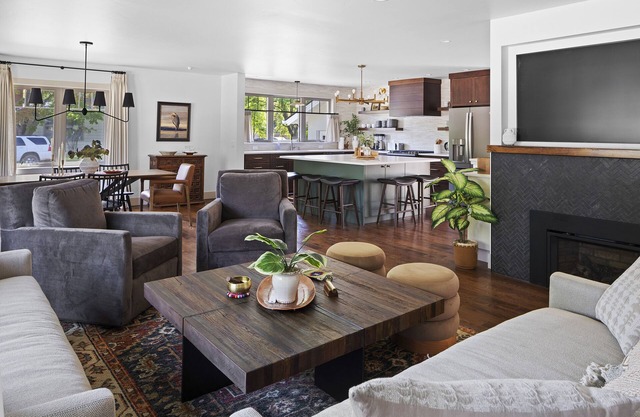 Timeless Comfort: Unwind in Our Remodeled 3 bedroom Retreat