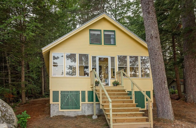 Timeless Lakefront Cottage mit eigenem Dock - East Pond Belgrade Lakes Region