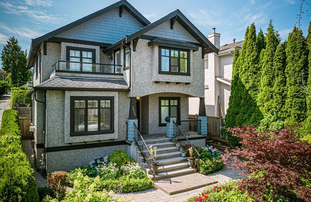 Timeless Retreat Close to Central Vancouvern