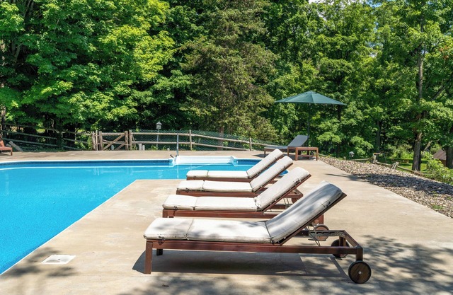 This house is a 4 bedroom(s), 3.5 bathrooms, located in Lagrangeville, NY.