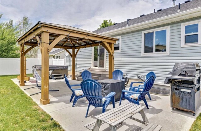 Timp Retreat | EV | Free Massage* | Backyard