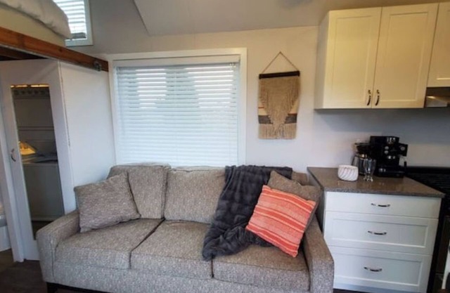 Tina the Tiny House