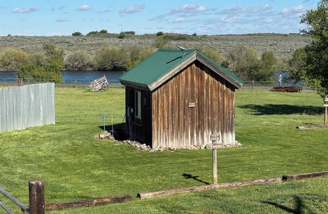 Tiny Cabin on the River (EV, Dog Friendly), Tiny Cabin on the River
