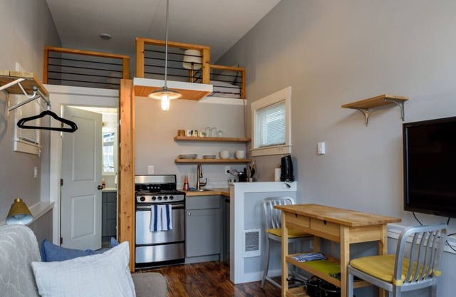 Tiny Cute Loft Home Close to Green Lake