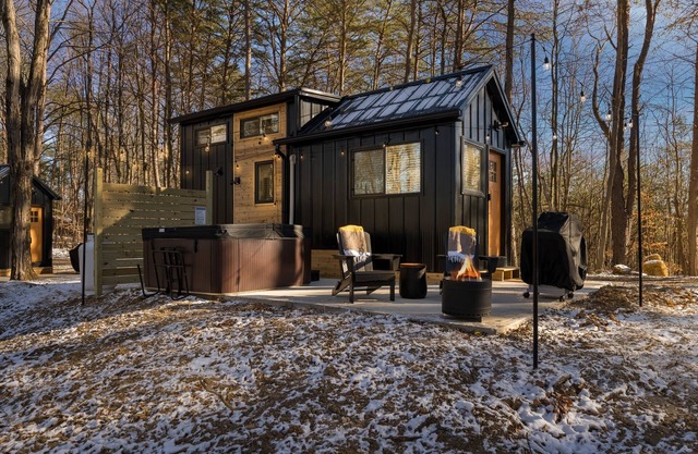 Tiny Home fire pit + hot tub + community game room