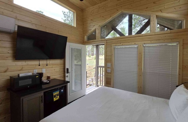 Luxurious Tiny Home King Room #9A