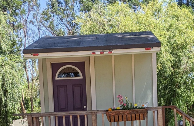 Tiny Home near Rio Vista and Isleton with Community Amenities!