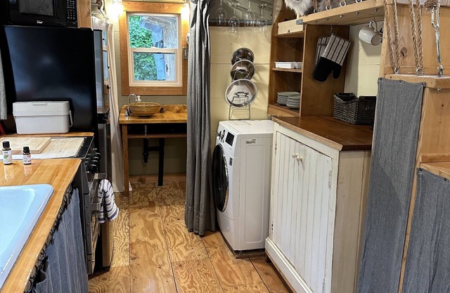 Tiny home on gourmet mushroom farm just minutes outside of Gibsons.