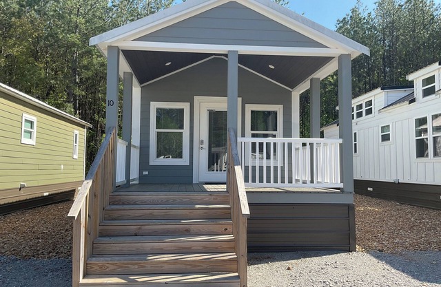 Tiny Homes for Rent, minutes to the Casino, Golf Course & Water Park