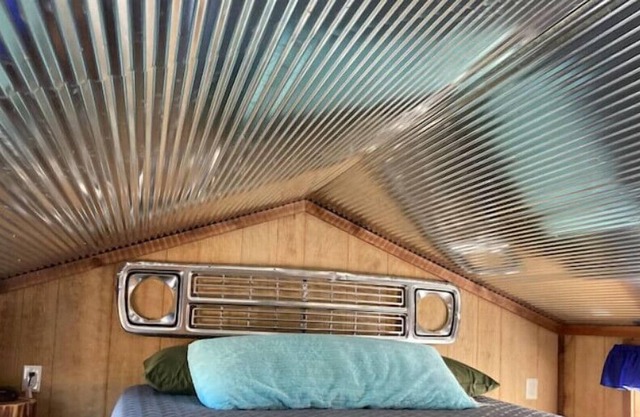 Tiny House #3 – One bedroom cabin near wineries, caves, hiking & floating!