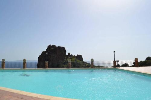 TINY HOUSE (con piscina e wi-fi)