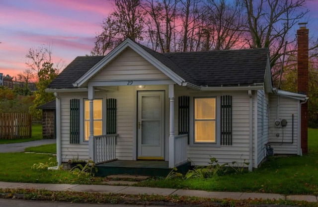 Tiny House Jewel in Brockport!