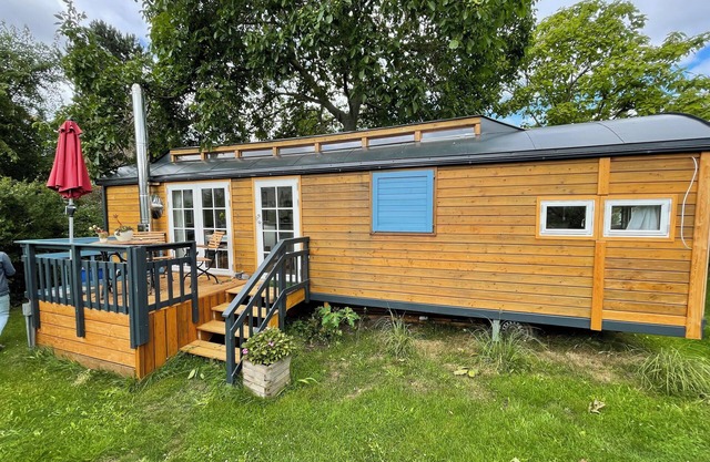 Tiny House mit Terrasse, Strandkorb und Garten in der Nähe von Zingst