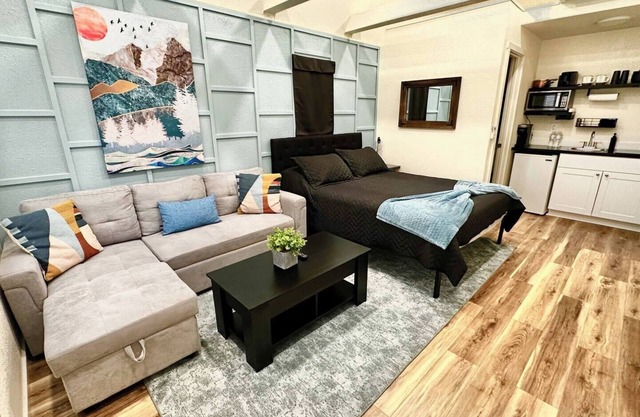 Tiny Oasis #4 in Hurricane, UT with WiFi, AC, and TV next to Maverick