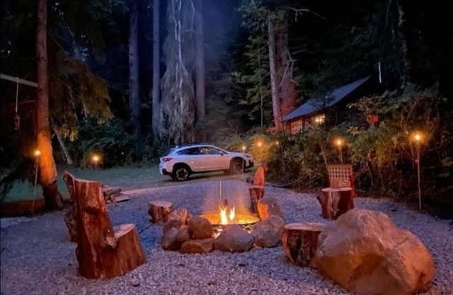 Tiny Safari themed cabin for 2 with private fire pit & BBQ