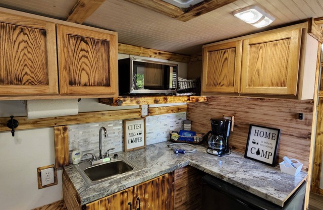 Tiny Trailer Home on Secluded Lot