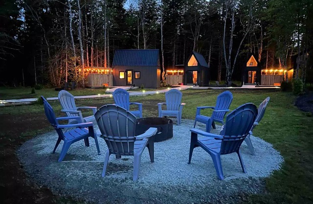 “Tiny Two” (Private hot tub).