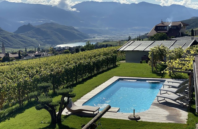 Geheimtipp... Traumwohnung mit einzigartigem Seeblick Wlan Salzwasserpool