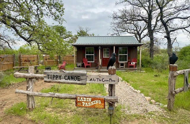 Tippy Canoe | Fun & Unique Cabin Close to Castell