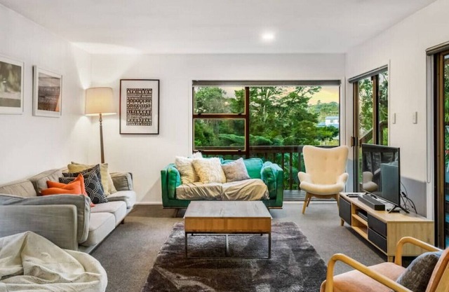 Titirangi Artistic Haven | Wifi & Native Trees
