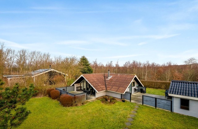 "Tjana" - 6km from the sea by Interhome